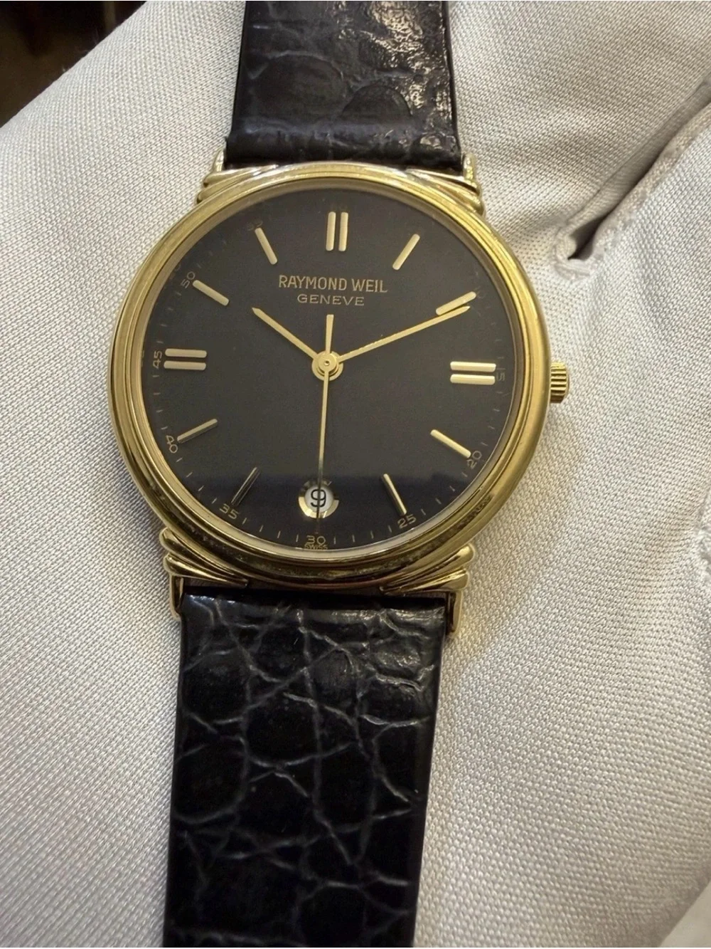 Vintage Raymond Weil Geneve 5631 18K Gold Plated Black Dial Unisex Dress Watch